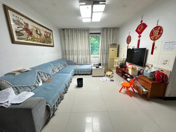 瑞园精装婚房出租，全屋瓷砖地面，实木家具，出门100米寿春中