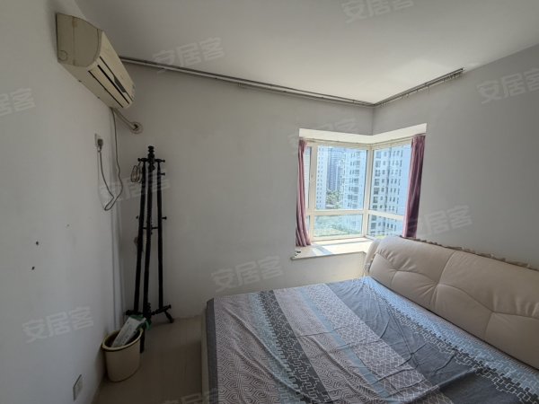 滨湖惠园，两室一厅，居家装修，拎包入住