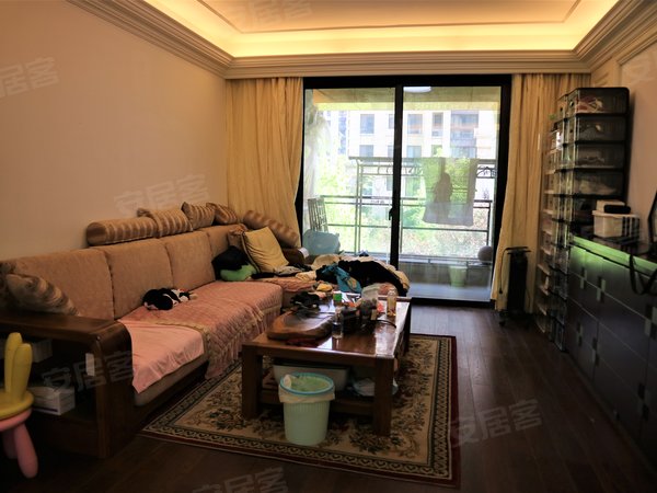 泗泾地铁口精装四房出租随时看房周边配套齐全交通方便