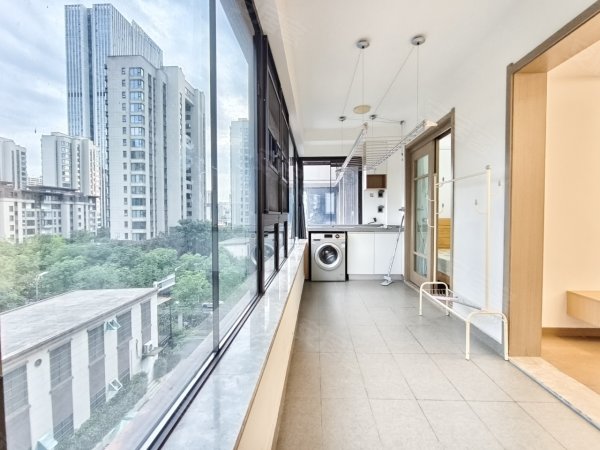 好房急租_雍华府自住三房全屋志邦定制_中央空调地暖_大阳台