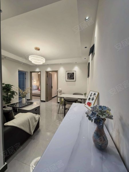 湖畔义乐_业主自住精装_两室全屋定制_免费停车_随时看房