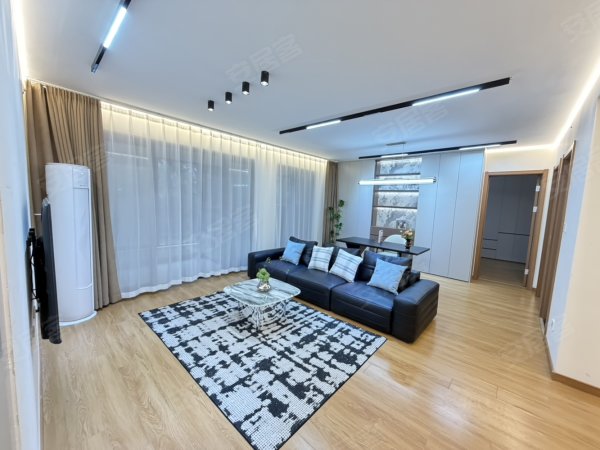 大横厅_1楼带院子带底复_全屋定制_三室双卫_拎包即住