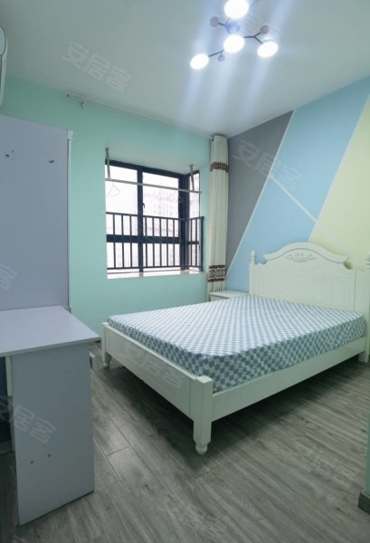 兴华苑地铁口_兴华苑D区_朝南主卧_独立卫生间_公用厨房