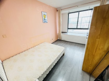 高新区三户室70.93平米正南12层