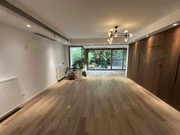 洪岗地铁口，华地金融中心，精装6层真洋房4室两厅两卫拎包即住