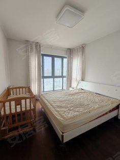 滨湖明珠东区精装三房，全屋暖气带地库车位，采光视野刺眼