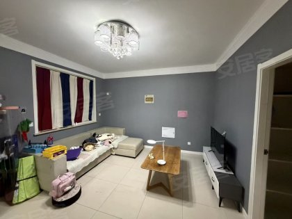 上城国际风荷苑，靠近地铁站，大润发，南门小学，36中，菜市场
