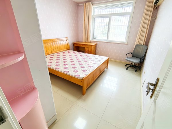房东首次出租_纯实木家具无甲醛_近创新大厦_兴园小区免费看房