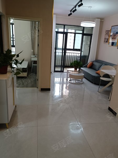 瑶海天地龙谷华庭出租三室一厅精装修拎包入住家电齐全月付短租