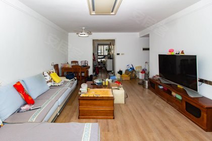 金桂地铁口_阳光电源旁_精装3房_随时看房