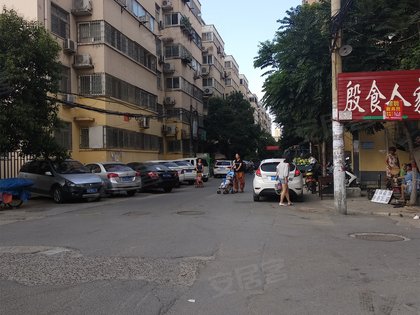 郑铁三北小区人口_小区门口照片
