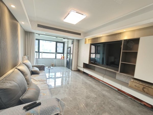 高速蜀西湖畔_墙暖中央空调_定制衣柜_自住房