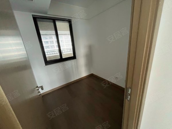 苏州相城高铁新城芯汇未来华庭未来华庭精装修3房1卫3800有密码随时