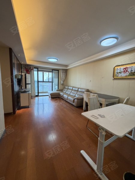 万科金色名郡精装三房出租！近洪岗！陆军兵种大学！大唐国际！