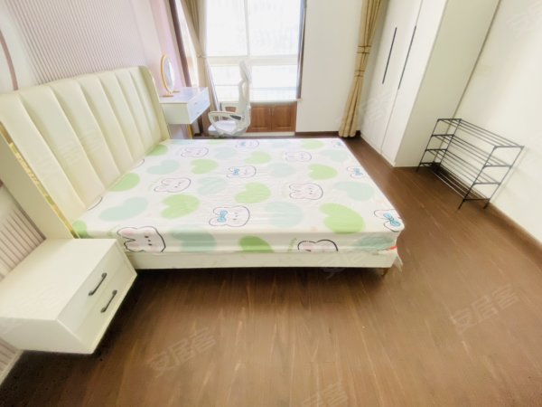 精装朝南主卧独卫（近新粮仓_亚夏汽车大厦）家具齐全_随时入住