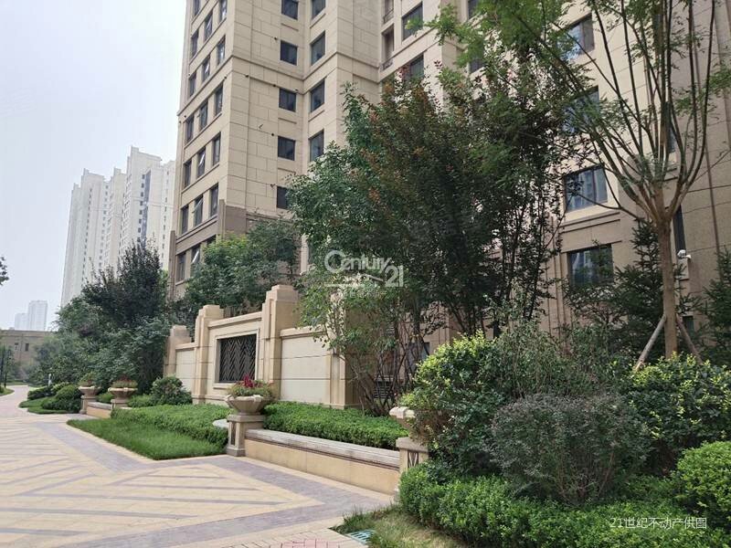 非常接地气,保利拉菲精装两室 拎包入住 紧邻公园,保利拉菲公馆朗菲园