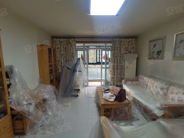蜀山区三户室122.05平米正南2层