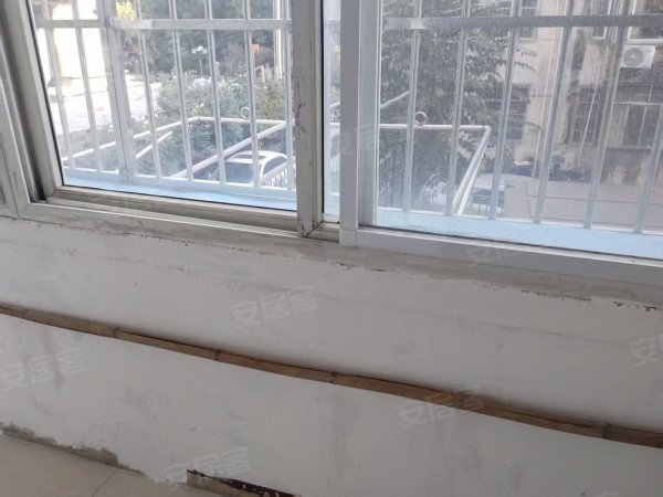 二楼2室1厅空调热水器冰箱洗衣机床桌柜子宽带