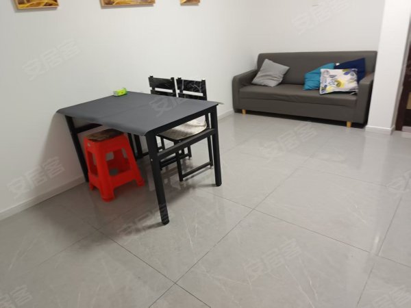 琥珀东华府精装电梯两房小区中间安静舒适适合陪读拎包入住有钥匙