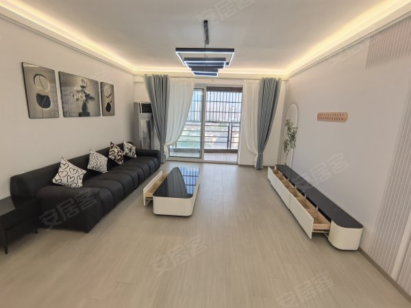 绩溪路旁电梯大三房两卫户型，屯小中科地铁口安医百脑汇