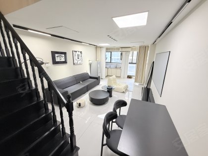 五里墩地铁_弘阳广场_民用水电_押一付一_精装一室一厅