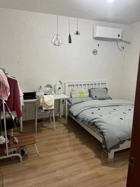 徽杰苑_电梯房_1室1厅1卫_拎包入住