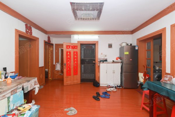琥珀东村_3室2厅1卫__107平米精装三房朝南拎包即住