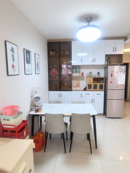 洪岗地铁口_海卉花市_华府骏苑精装大二室二厅_近政务天鹅湖
