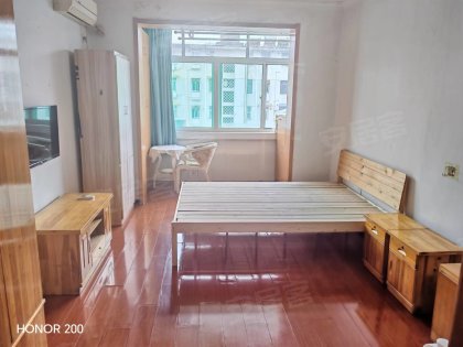 淮河路步行街附近双河三村，11，家电全，精装，1000整租