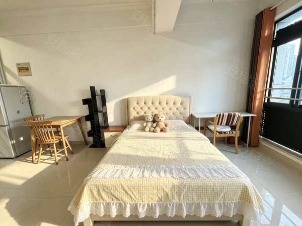 洪岗地铁口，华府骏苑整租一室，全屋瓷砖，朝南采光，新华国际。