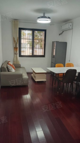 精装家电齐全，拎包入住交通方便