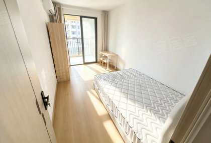 太湖新村_押一付一_近中科大东区_黄金广场_朝南阳台单间