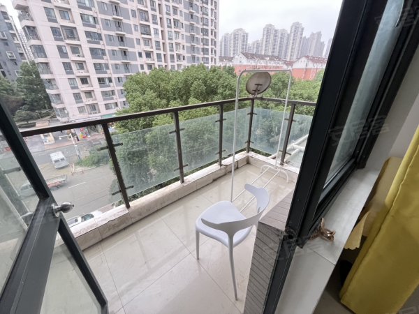 房東直租_无杂费_朝南主卧阳台房联通大厦图书馆地铁口天鹅湖