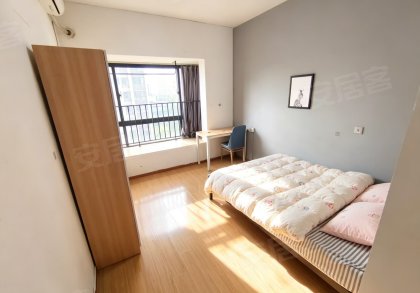 学生0元试住！西七里塘地铁！天玥中心主卧阳台_鼎鑫中心
