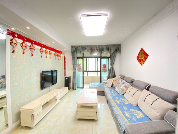 东方蓝海精装三室~房东直租~自住装修~家具齐全~近银泰地铁口