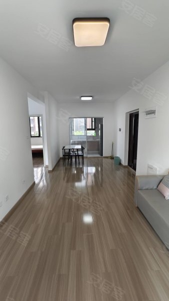 新店东苑_2房_温馨小屋_温馨如家_让你找到归属感