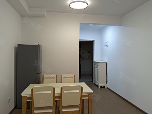 德淮里_3室2厅1卫__电梯房_95平米
