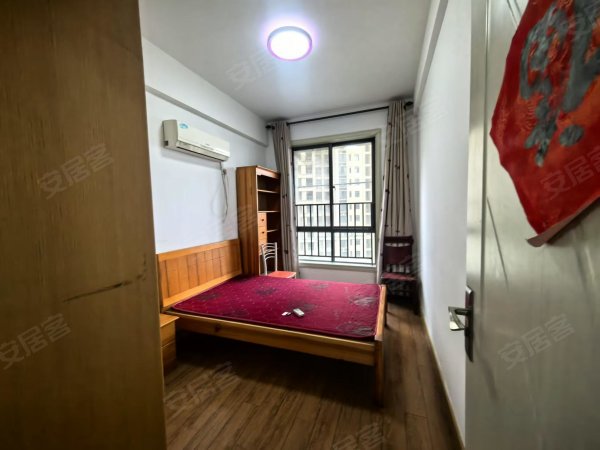 政务八中_发能太阳海岸_精装2室2厅1厨1卫_家电齐全