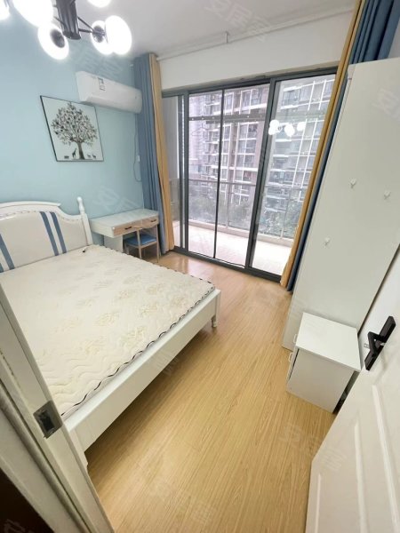 露台比房间大_住这个房子就偷着笑吧_下楼紫庐地铁民水民电
