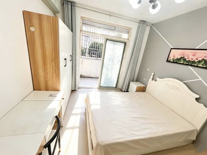 近市政务中心地铁口_万达广场_唯品会城市奥莱拎包入住朝南独卫