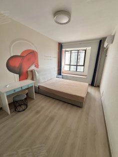 押一付一可短租_凌大塘休宁路绿地中心南站主卧带飘窗