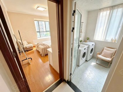 金融港对面，要素大市场旁，人保）方圆荟，可月付滨湖医院边