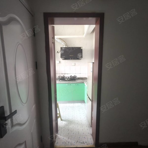 地铁一号线就在楼下包河万达市中心就在附近火车站白马服装城