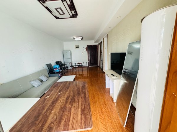 中海滨湖公馆精装三房~定制到顶衣柜~家具齐全拎包入住楼下地铁