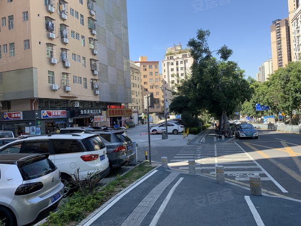深圳龙岗坂田光雅园商住区8号楼10号线光雅园地铁 精装单间 采光好
