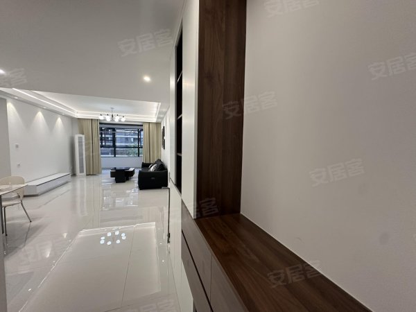 云川雅筑_非常高级感的房子_客厅还带有柜机_价格还非常美丽