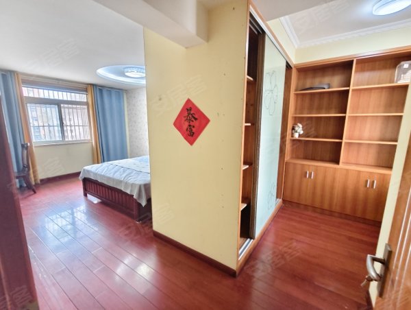四泉花园(南区)_南北通透_房屋清洁_拎包入住