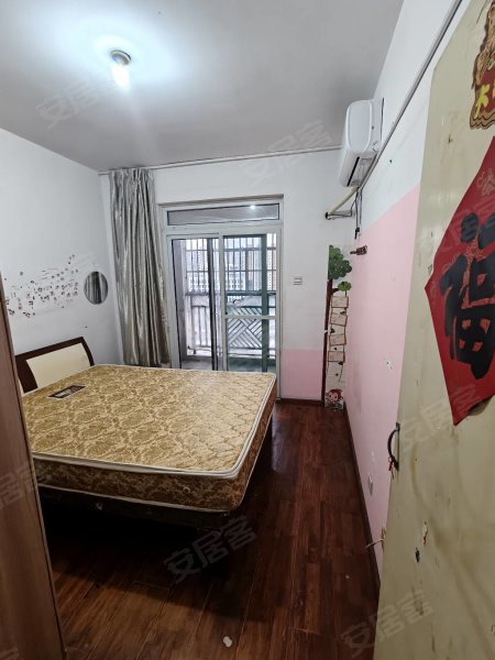 鸿兴苑两室出租，元一名城对面，淮南路地铁口附近，老乡鸡隔壁