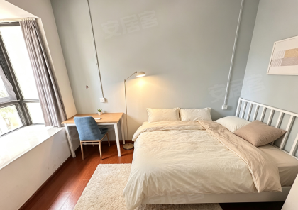 学生优惠_房间温馨_交通便利_靠近奥莱城市广场_拎包入住