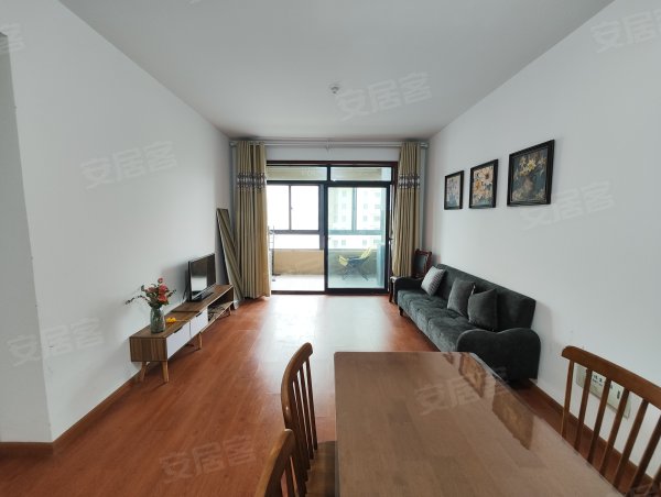 近政务绿地_地铁_22张_家具齐全__干净整洁__全天采光